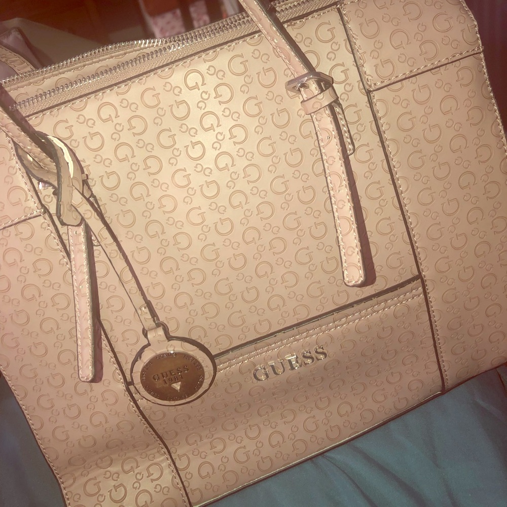 Guess tote